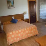 Hospederia Del Santuario De La Pena De Francia El Cabaco
