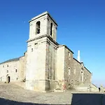 Hospederia Del Santuario De La Pena De Francia El Cabaco