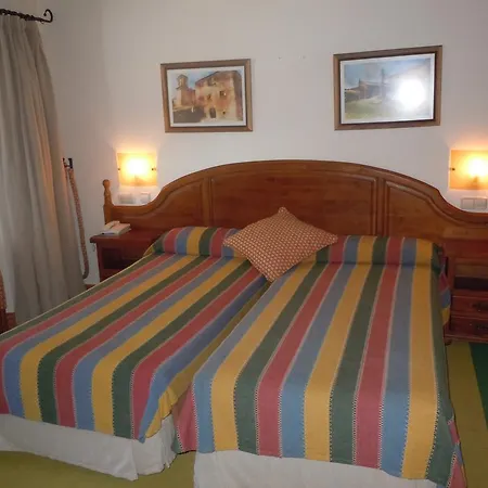 Hotel Hospedería Del Santuario De La Peña De Francia 3*
