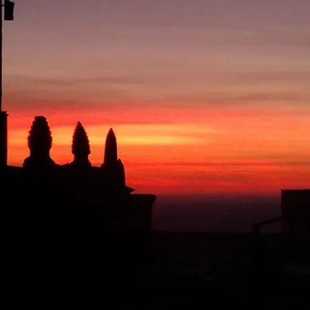 Hospederia Del Santuario De La Pena De Francia El Cabaco