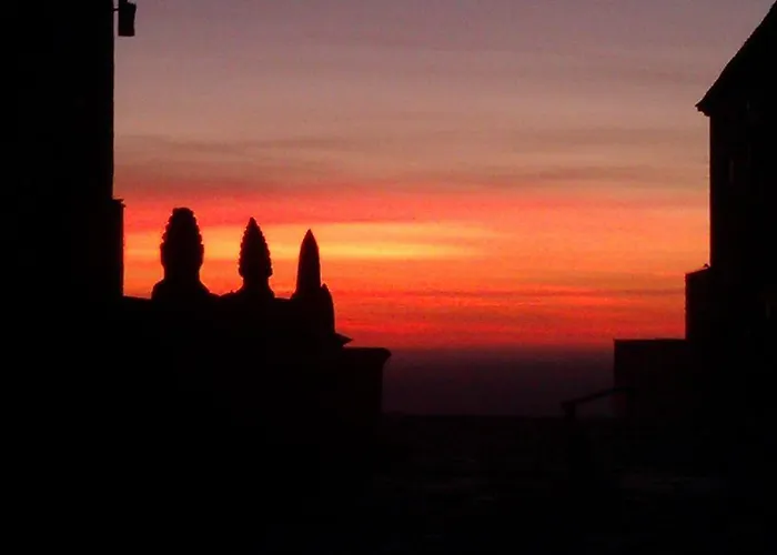 Hospederia Del Santuario De La Pena De Francia El Cabaco